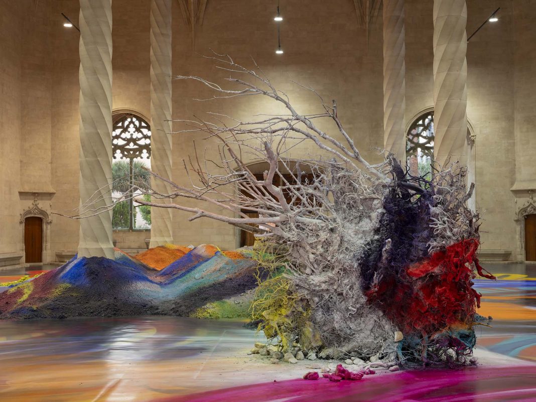 Katharina Grosse — ‘Arrels’https://www.exibart.es/repository/media/2026/10/KGBD_Press0526-98_BANNER-WEB-1068x801.jpg