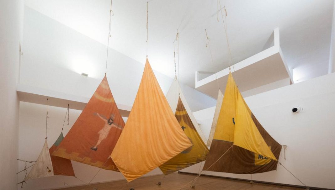 Jannis Kounellis — ‘Laberinto sin paredes’https://www.exibart.es/repository/media/2026/10/Sin-titulo.-Velas-1068x606.jpg