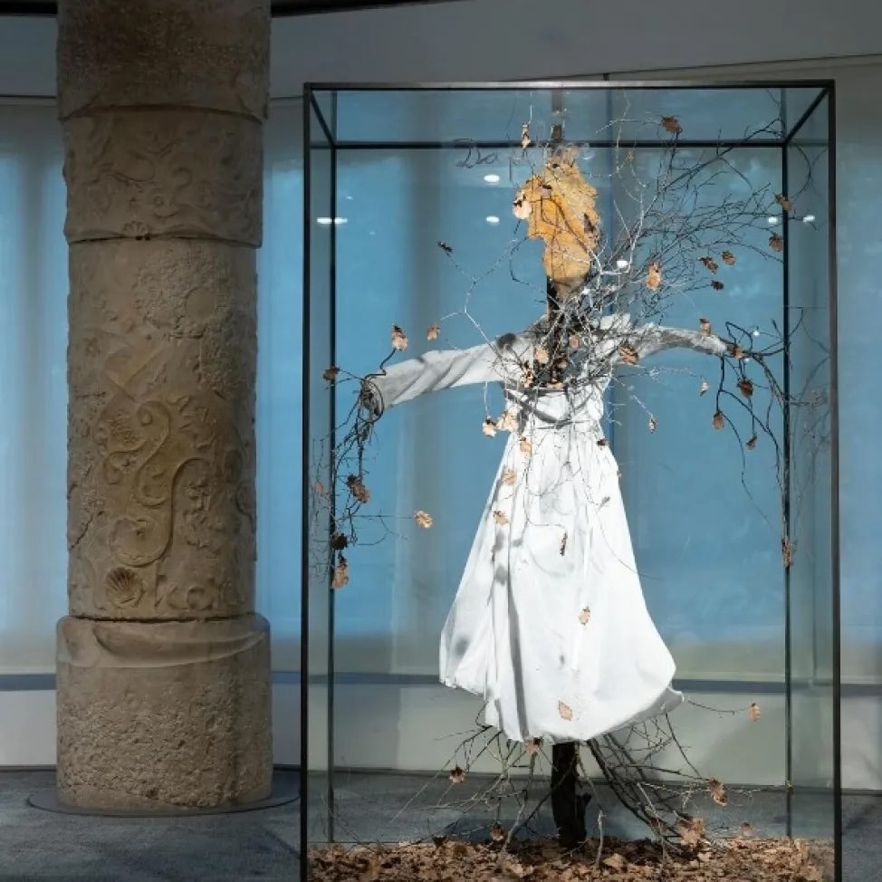 Exposición individual — ‘Anselm Kiefer’https://www.exibart.es/repository/media/2026/10/anselmkiefer-fclp-la-pedrera-producte-f66f5b1e4a015faeec3d88e5348bfd89-2536dc0bca95f3daf4bc3d0436ff9a6b-e1792663384209.jpeg