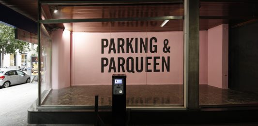 Kay Rosen presenta una instalación en Parking (Barcelona)