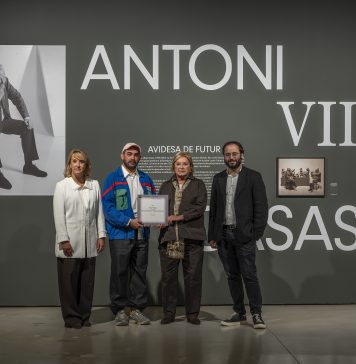 Arash Fayez recibe el Premio Antoni Vila Casas de Fotografía 2026