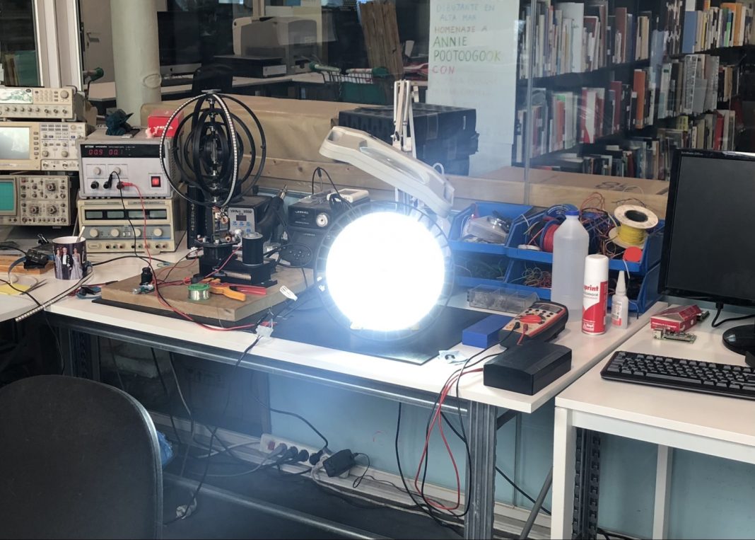 Otra luz cegadorahttps://www.exibart.es/repository/media/formidable/11/img/02d/diego-paonessa-1068x763.jpg