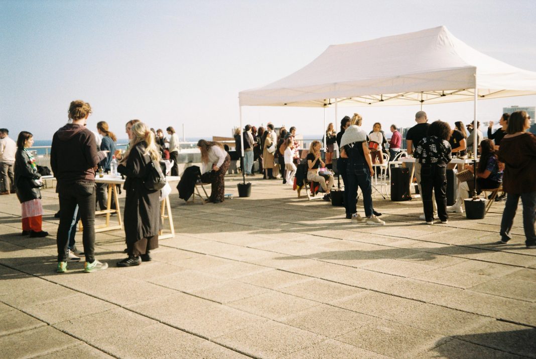 ‘Sábado de vermut en Piramidón’https://www.exibart.es/repository/media/formidable/11/img/1c5/PHOTO-2025-05-21-07-32-03-1068x716.jpg