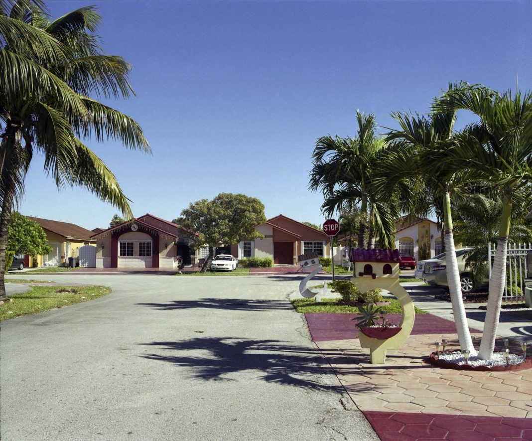 Rosell Meseguer – ‘Mc City’https://www.exibart.es/repository/media/formidable/11/img/290/Hialeah_III_Real_Estates_Levels-1068x885.jpg