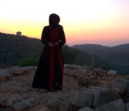 Basel Abbas y Ruanne Abou-Rahme — ‘Prisioneros del amor. Hasta el sol de la libertad’