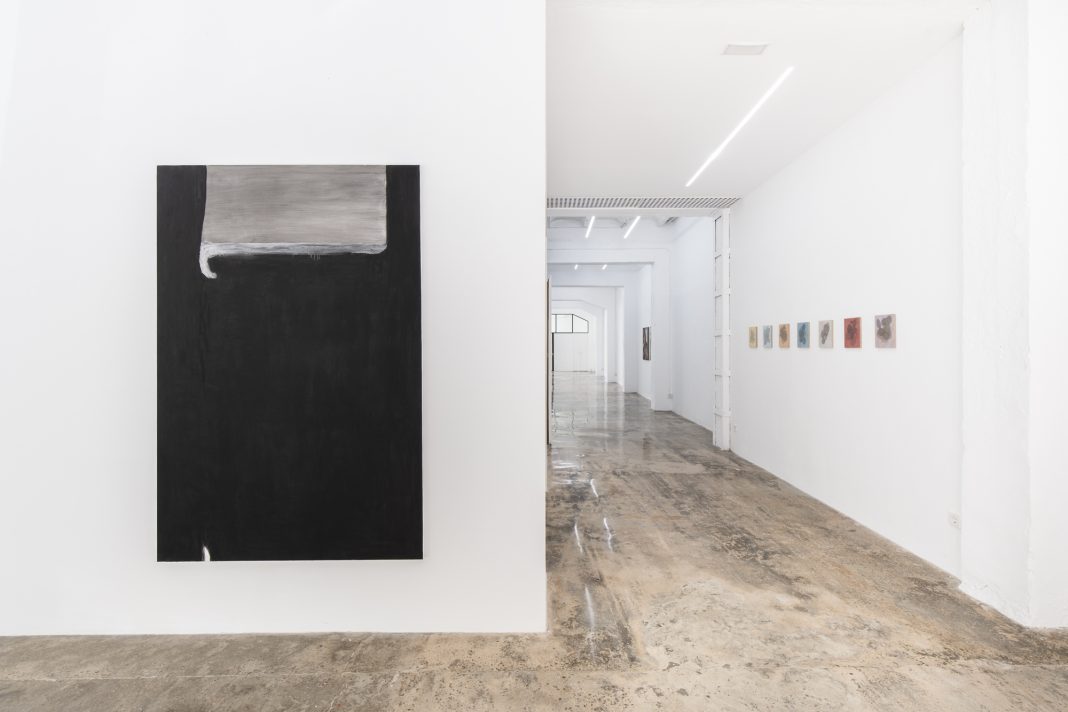 Alejandro Corujeira y Eduardo Martín del Pozo – ‘TEMPO VERTICAL’https://www.exibart.es/repository/media/formidable/11/img/4d1/0004-Galeria-Fermay-Tempo-vertical-Photo-©-Grimalt-de-Blanch-1068x712.jpg