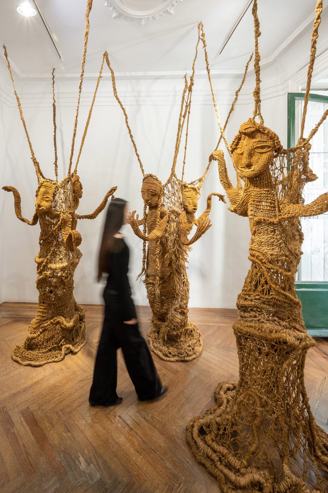 Ester Chacón Ávila – ‘Criaturas textiles’ [1974-1988]https://www.exibart.es/repository/media/formidable/11/img/671/JOSE_DE_LA_MANO_20260417_038B-1068x1602.jpg