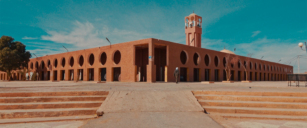 Anna Moreno — ‘La tercera torsión’https://www.exibart.es/repository/media/formidable/11/img/7f8/La-tercera-torsión-1068x446.png