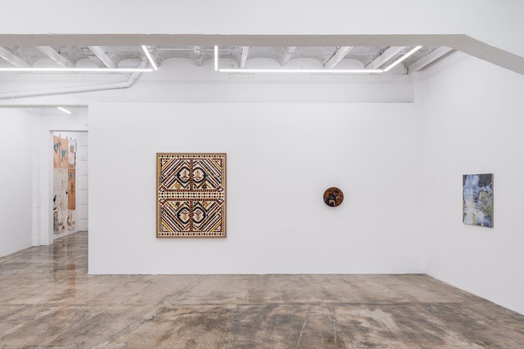 Exposición colectiva – ‘¿En dónde tejemos la ronda?’https://www.exibart.es/repository/media/formidable/11/img/984/0006-Galeria-Fermay-Photo-Grimalt-de-Blanch-1068x712.jpg
