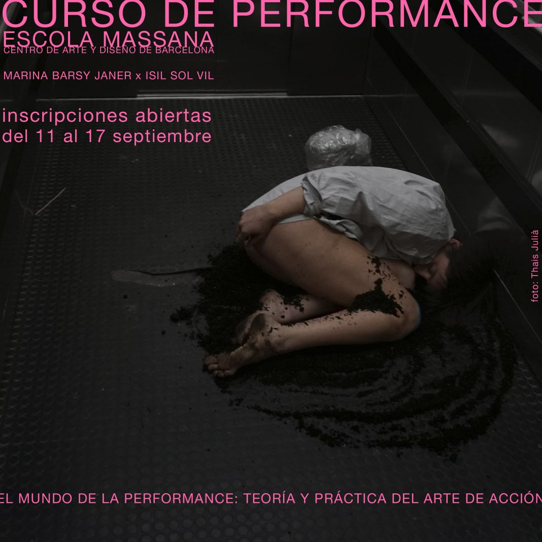 curso de performance art El mundo de la performance: teoría y práctica del arte de acción con Marina Barsy Janer x Isil Sol Vilhttps://www.exibart.es/repository/media/formidable/11/img/b27/accion-Thais-Julia.-Curso-de-performance-en-Barcelona.-Marina-Barsy-Janer-x-Isil-Sol-Vil-_2-1068x1068.jpg